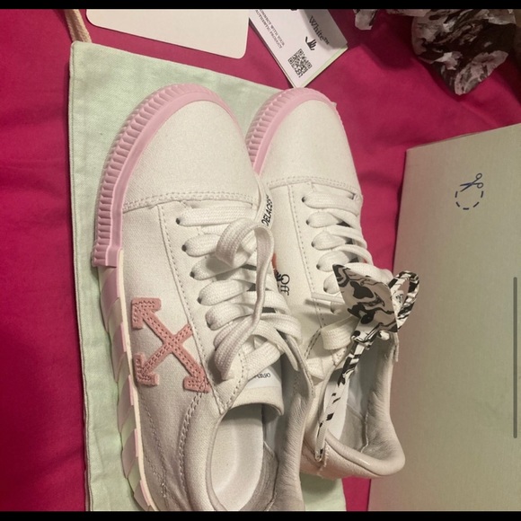 COPY - Pink off-white sneakers - Picture 1 of 8